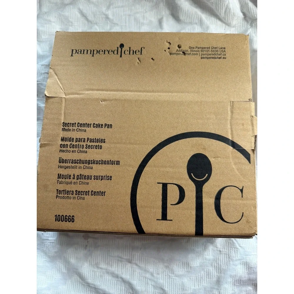 Pampered Chef Secret Center Cake Pan #100666 New with Inserts & Instructions